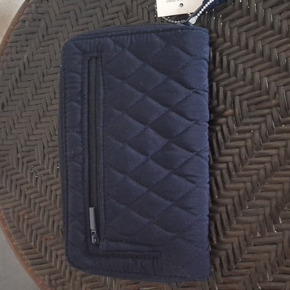 ❄️🆕Vera Bradley Turnlock RFID Wallet “Merry Mischief Snow Day❄️Navy Blue - Picture 11 of 13